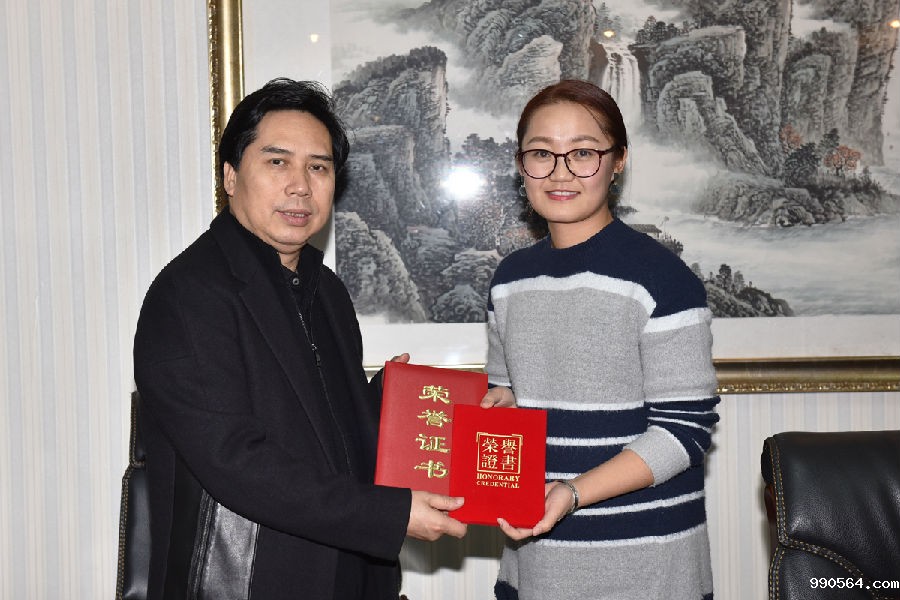 先进部门:办公室,先进个人:刘佳4.jpg 先进部门:办公室,先进个人:刘佳4.jpg